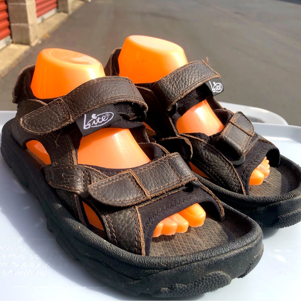 Bite Moses Mens Coffee Color Leather Golf Sandals Size 8